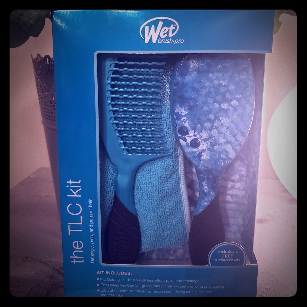 Wet Brush TLC Kit
